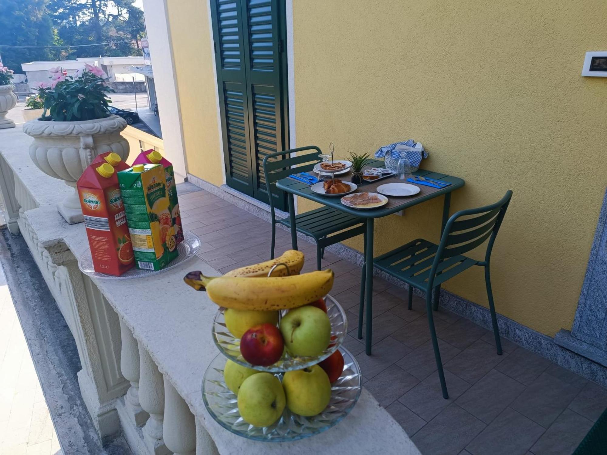 B&B Villa Preziosa Lago Maggiore Lesa Dış mekan fotoğraf