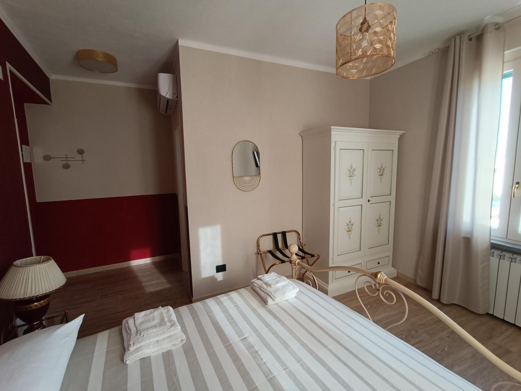 B&B Villa Preziosa Lago Maggiore Lesa Oda fotoğraf